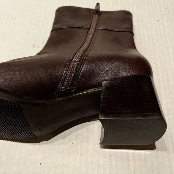 Easy Spirit Women's Size 6 1/2M Heeled Ankle Boots Brown - Picture 7 of 9